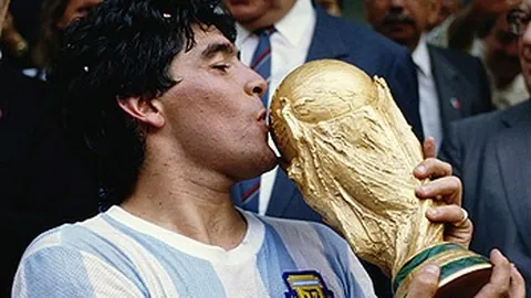 孕初期运动习惯分享：余霜展示小腹马甲线